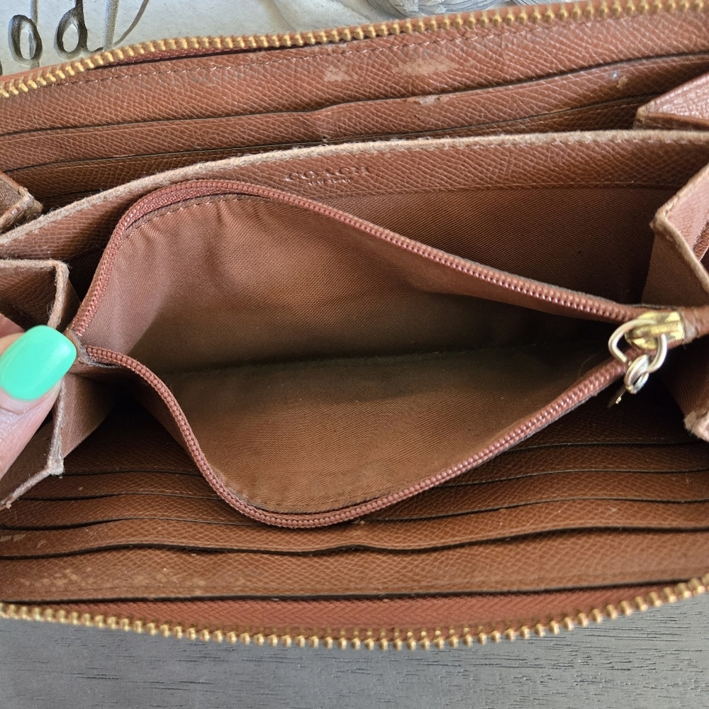 Coach Wallet - Picture 9 of 11